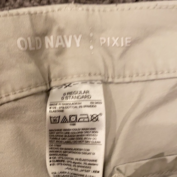 Old navy pixie pants - Picture 2 of 2